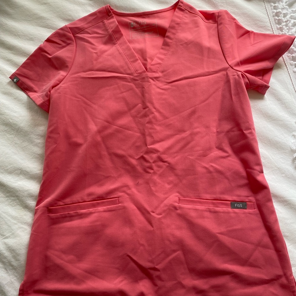 Figs 3 pocket scrub top